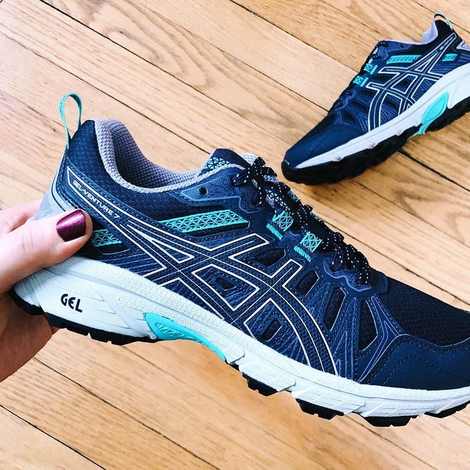 ロック&リパブリックのインスタグラム：「Upgrade your sneaker game.💙 Tap to shop. #Kohls」