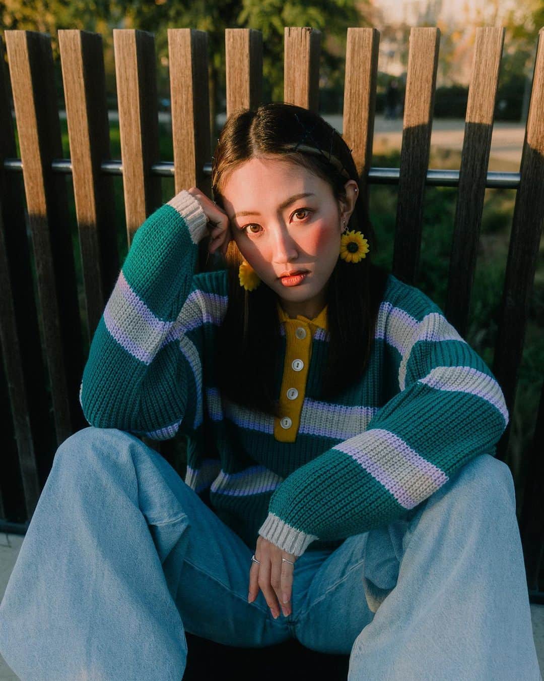 のインスタグラム：「日焼けチーク🦜  Model : @emika_kamieda  Photography : @tianhuaqiuchen  Makeup artist : @minniimakeup  Stylist : @pink.bai   #japanesegirl #modeling #makeup #fashion #Barcelona #actriz #asiatica」