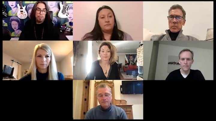 デイヴ・ナヴァロのインスタグラム：「What an honor to support @onditimoner and the theatrical release of her documentary, @comingcleanmovie. We have lost so many over the past year and I personally know of 4 people who have lost their lives as of Jan 1 2021. This film hits home for me as I am a recovering addict myself. This crisis touches all of our lives. Please get involved. I have never before seen a film that so clearly reveals the nefarious ways in which the pharmaceutical companies take great steps to continue this crisis while at the same time, totally violate the privacy of ALL of us, users and non users alike!   I joined Ondi, @destinygarcia_1025, @brittanypettersen, @repbenmcadams, Mike Moore, and Admiral Winnefeld from @safeprojectus for a Q&A that will be accompanying it's theatrical release TODAY with @laemmletheatres . You can watch this moving, beautiful, urgent, and essential film right now.   Head to @comingcleanmovie for ticketing and more info!!! #opioidcrisis #comingclean」