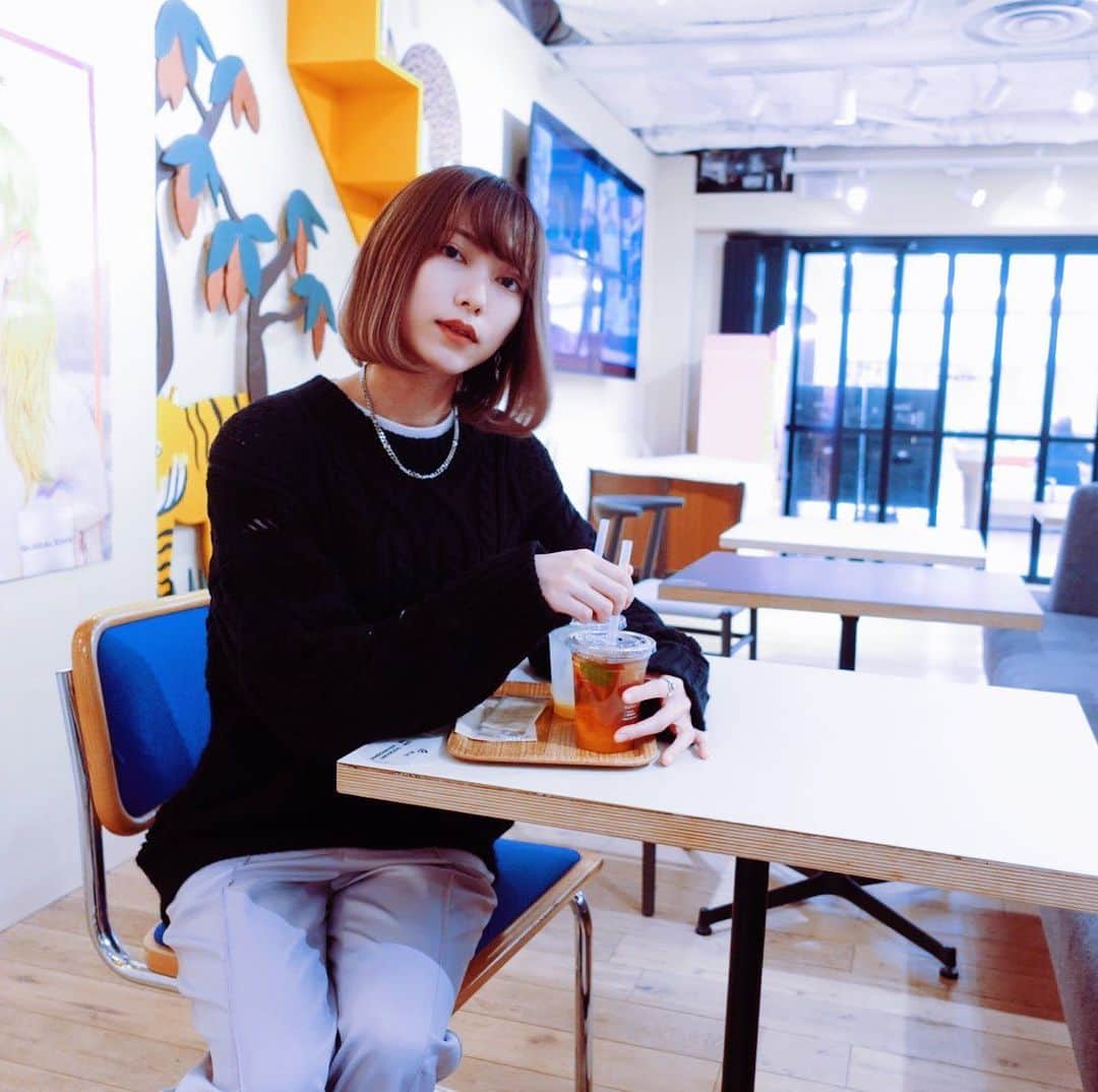 SHIZUKAさんのインスタグラム写真 - (SHIZUKAInstagram)「Why everybody loves coffee? Tea is the best. No objection.」1月23日 0時14分 - shizuka_bassplayer