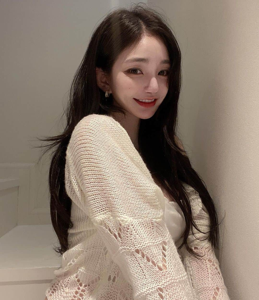 キム・ドヨンさんのインスタグラム写真 - (キム・ドヨンInstagram)「나 톤다운해땨🥰 #더부띠끄강남점 #귀걸이#마씨에르」1月23日 0時14分 - dodo_baby