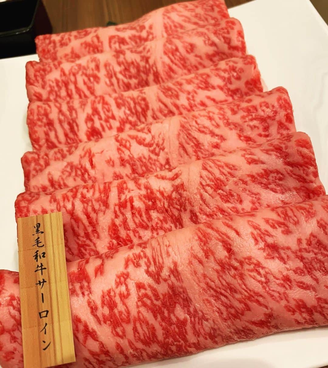 のインスタグラム：「３日連続りきゅう行った〜💖  本当ここのすき焼きが神なので登場しまくり🥺💖❄️  またすぐ行きたい💖  #メイドカフェ#プティパルフェ#住吉#名古屋#YouTube#17#錦#アールズカフェ#キャバクラ#梨久#すき焼き」