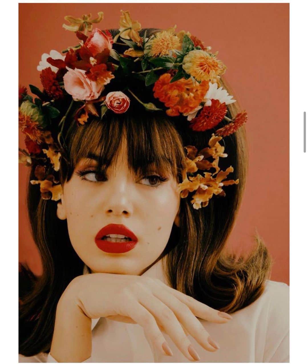 Camila Queirozのインスタグラム：「Vogue + @carolinaherrera ❤️ JAN/21」