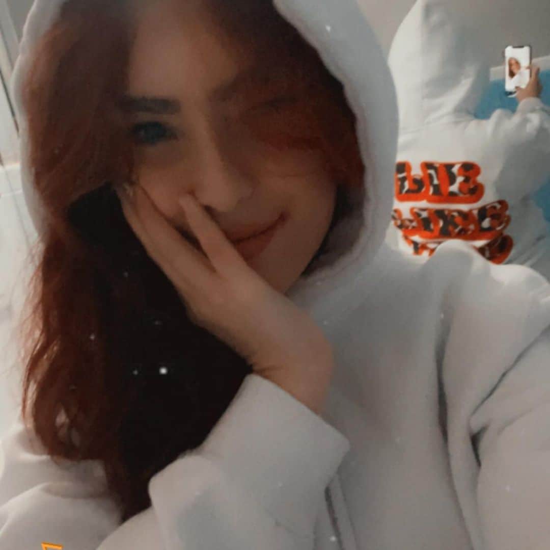 Julia Michaelsのインスタグラム：「Y’all be KEWT ;)」