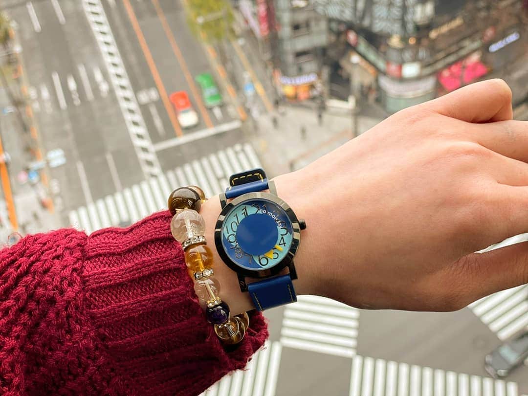 松浦麻里奈さんのインスタグラム写真 - (松浦麻里奈Instagram)「「ＮＯ Monday」の時計⌚😁🍒 →→【 @nomonday_jp 】  季節をカラフルな色彩で表現したSEASON COLLECTION。  春、夏、秋、冬のコンセプトの時計があって、 鮮やかな緑は春、神秘的な紫は秋 薄いグレーは冬をイメージしてるみたい😁⚡  これはその夏の時計を付けてるよっっ💓 Blueの色に、針は黄色い🤗✨  ノーマンデーの時計は、 カラーバリエーションも豊富だし種類も多いから 自分の好きな時計や、時計によって ベルトのカスタマイズも出来る❗  色んなコーディネートに大活躍😁👍  @nomonday_jp 10%OFF 割引↑クーポンコード配布中  コードは『 ay114kz55　』😁👍  #ノーマンデー #monday #NoMonday #時計 #時計好き #腕時計くら部 #Blue #手元倶楽部 #腕時計 #シンプル #時計写真 #watchlover #watchcollector #watches#awesome  #girl #watch #photo #picture #photography #pr #flower #休日 #LIFE #ファッション #fashion #fashiongram #watches #holiday #fanny」1月23日 0時29分 - ay114.831m