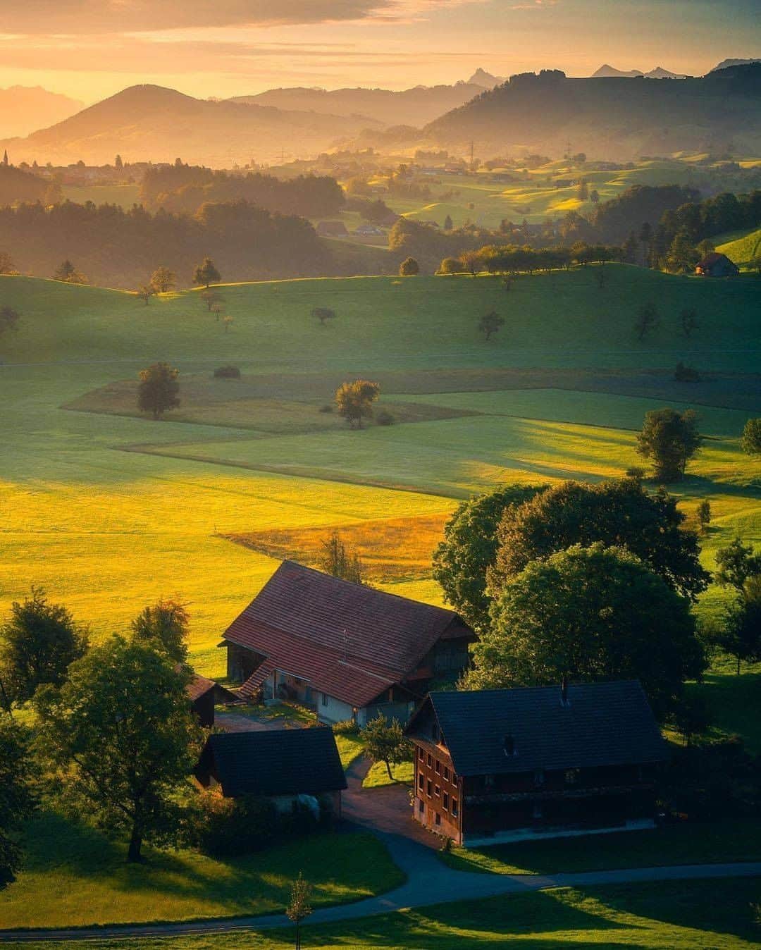 Discover Earthさんのインスタグラム写真 - (Discover EarthInstagram)「10 beautiful pictures of lovely Switzerland ! 🇨🇭  For such a small country Switzerland, a land of mountains, is spoiled by its spectacular natural scenery. In almost any part of the country, you’ll be treated to view that will take your breath away, and leave a lasting memory.  #WorldPhotographyDay special collection from Switzerland.  Which one is your favorite? 🇨🇭 #DiscoverSwitzerland with @cumacevikphoto  . . . . .  #switzerland  #schweiz  #swiss  #suisse  #switzerlandwonderland  #visitswitzerland  #myswitzerland  #inlovewithswitzerland  #ig_switzerland  #switzerland_vacations  #zurich  #swissalps  #amazingswitzerland  #switzerlandpictures  #igersswitzerland  #geneva  #svizzera  #exploreswitzerland  #bern  #igerssuisse  #ig_swiss  #iloveswitzerland  #alps  #zürich  #blickheimat  #super_switzerland  #basel  #valais」1月23日 0時30分 - discoverearth