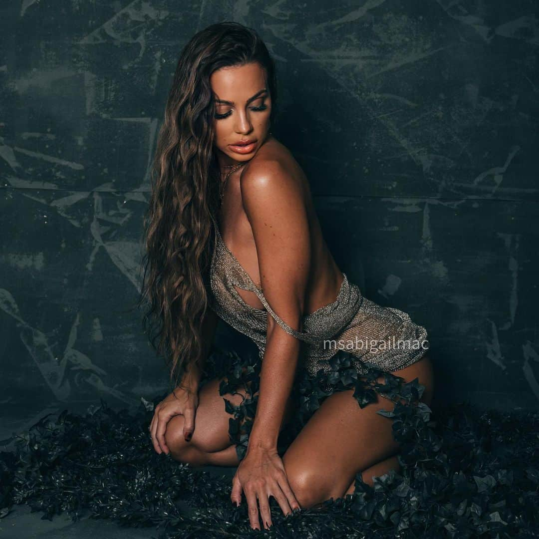 Abigail Macさんのインスタグラム写真 - (Abigail MacInstagram)「Live show today! 7pm PT on my site! Abifans ❤️」1月23日 0時33分 - msabigailmac