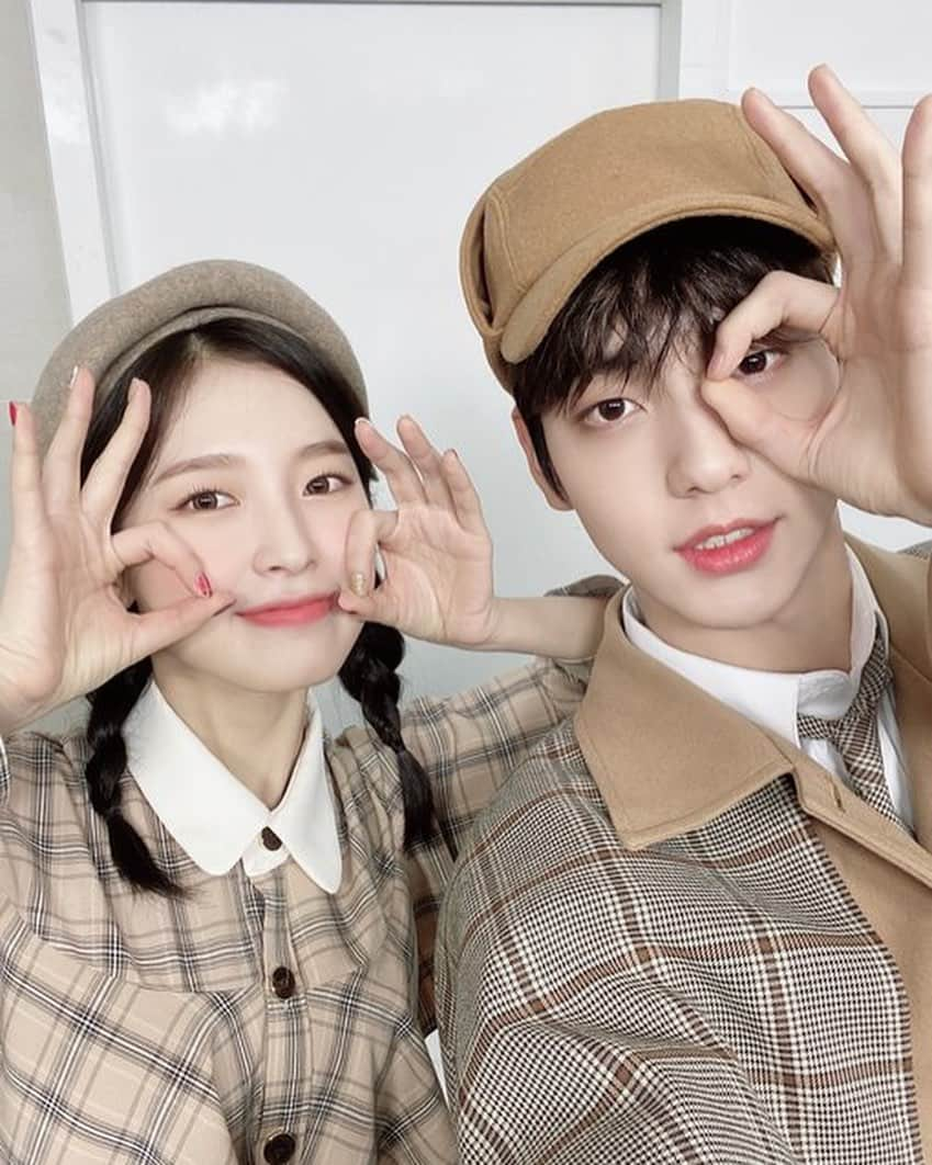 アリンさんのインスタグラム写真 - (アリンInstagram)「210122 Music bank with TXT Soobin ——— #arin#arinohmygirl#ohmygirlarin#ohmygirl#kpop#binnie#hyojung#yooa#seunghee#mimi#jiho#choiyewon#최예원#아린#컴백#막내#미미#유아#비니#지호#승희#효정#오마이걸#アリン#아린오마이걸#가수」1月23日 1時10分 - arinarchive