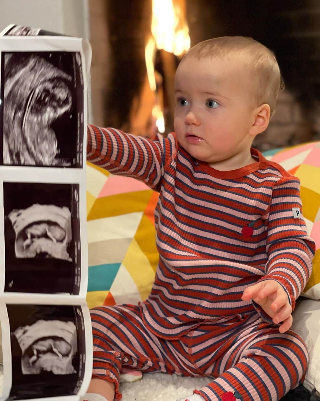 チャチー・ゴンザレスのインスタグラム：「Someone is going to be a big sister! I’m so excited to finally tell y’all that @jukkadudeson and I are having another little munchkin this summer 😍 I cannot wait to embark on this pregnancy journey again with my husband by my side. We are so excited to continue to grow our family by adding another little monster running around our lives ❤️ LET’S GO BABY NUMBER 2!!」