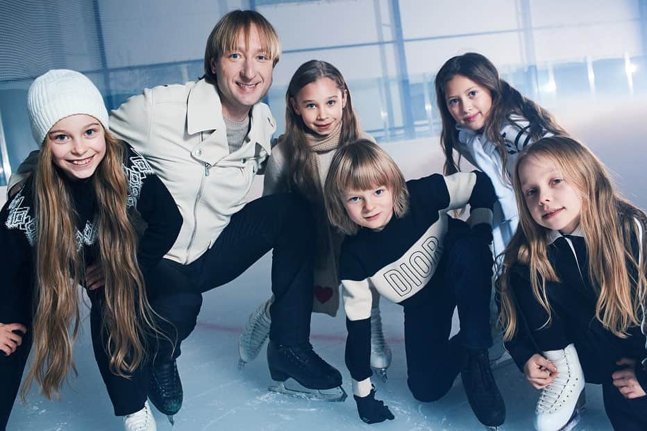 エフゲニー・プルシェンコさんのインスタグラム写真 - (エフゲニー・プルシェンコInstagram)「Февральский @tatler_russia  в гостях у @angelsofplushenko !”Лига Плюща” - хорошее название для команды или оставим @angelsofplushenko !? Photo by @jegorzaika 😎」1月23日 1時28分 - plushenkoofficial