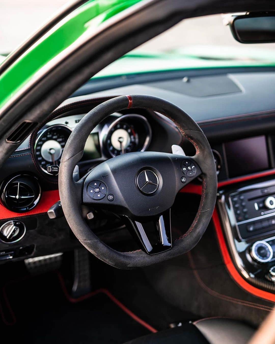 CarsWithoutLimitsさんのインスタグラム写真 - (CarsWithoutLimitsInstagram)「Mercedes SLS AMG Black Series Photos @californiaexoticsdaily  #CarsWithoutLimits」1月23日 1時26分 - carswithoutlimits