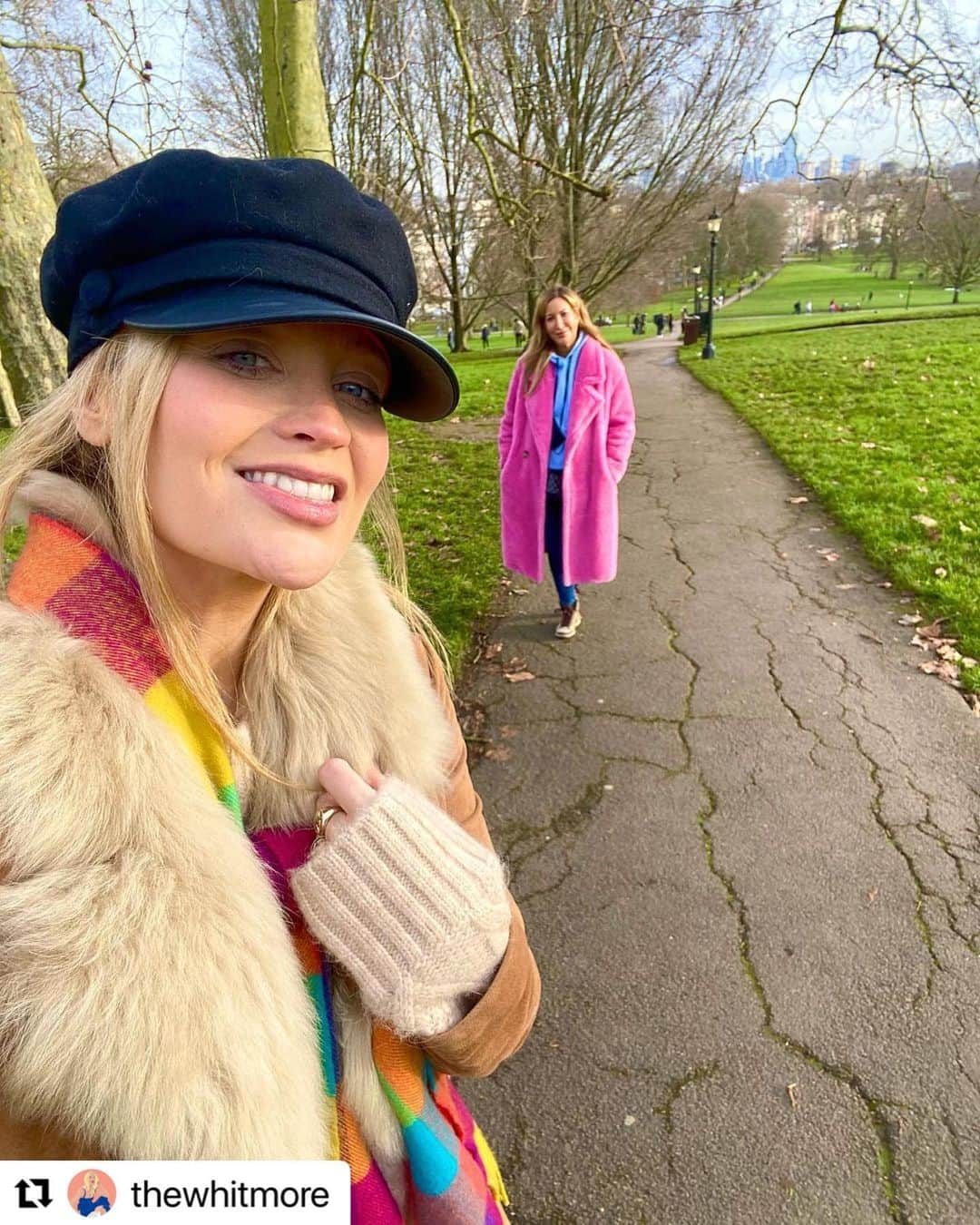 ローラ・プラデルスカのインスタグラム：「#Repost @thewhitmore with @make_repost ・・・ Walk in the park... the new Saturday night out with the girls 😂  Hope you’re all staying positive! Sending love ❤️」
