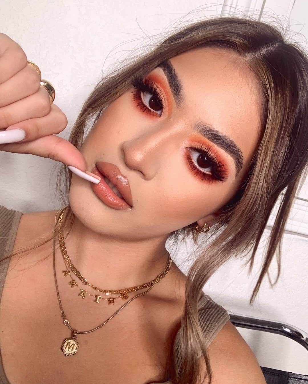 Too Facedのインスタグラム：「Babe @genbthegem has us shook! 😍 She perfects her glam with our Light My Fire Palette, Better Than Sex Lashes style Drama Queen, Killer Liner shades Killer Chocolate & Cashmere, Peach Bloom Lip Balm shade Lilac Nude, and Peach Bloom Lip & Cheek Tint shade Peach Glow. #regram #toofacedambassador #toofaced」