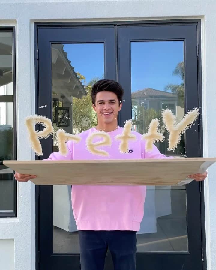 Brent Riveraのインスタグラム：「Share with your best friend to brighten their day 🥰💖」