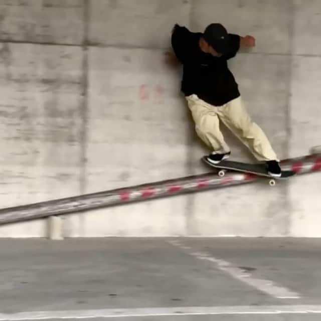 ラカイリミテッドフットウェアのインスタグラム：「@leotakayama 🤝 @lakaitokyo  Filmed by @vhsmag @eazy_miss  #Lakai #TheShoesWeSkate」