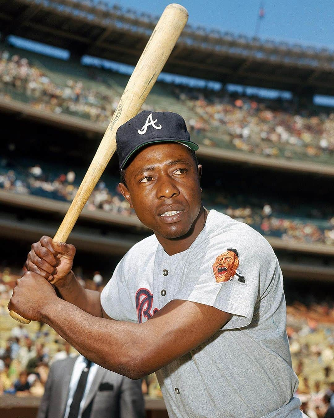 レニー・クラヴィッツさんのインスタグラム写真 - (レニー・クラヴィッツInstagram)「Hank Aaron, my childhood baseball hero, has gone home. Watching him break Babe Ruth’s record for most home runs on television was a monumental moment. As a young black child, he inspired me to push for excellence. Rest easy Sir. #HankAaron」1月23日 1時44分 - lennykravitz