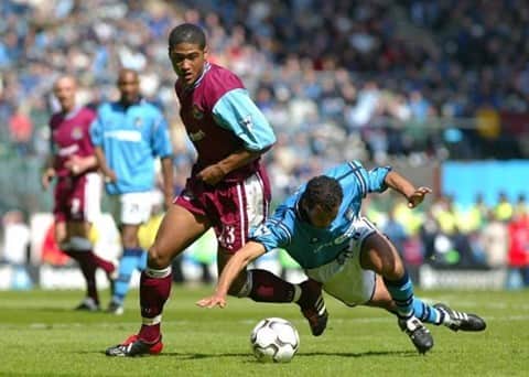 のインスタグラム：「22/1/2003 first team appearance for West Ham #westham #throwback」