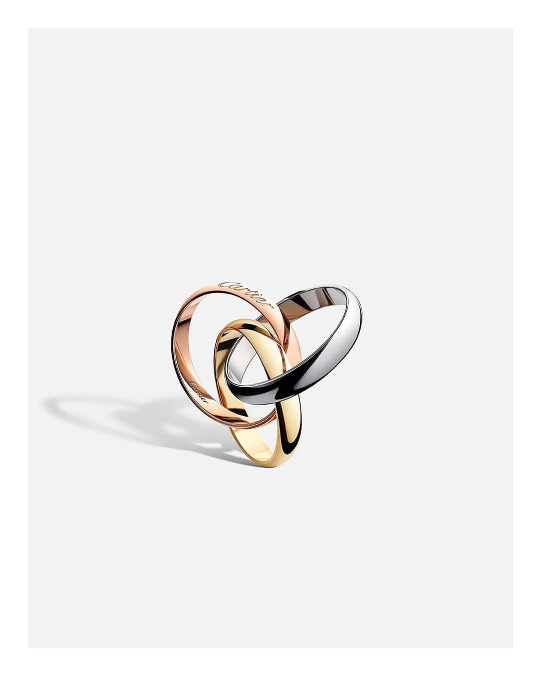 カルティエさんのインスタグラム写真 - (カルティエInstagram)「Trinity de Cartier: From three rings the jeweler reveals the beauty of the form. #TheCultureofDesign #TrinitydeCartier」1月23日 1時59分 - cartier