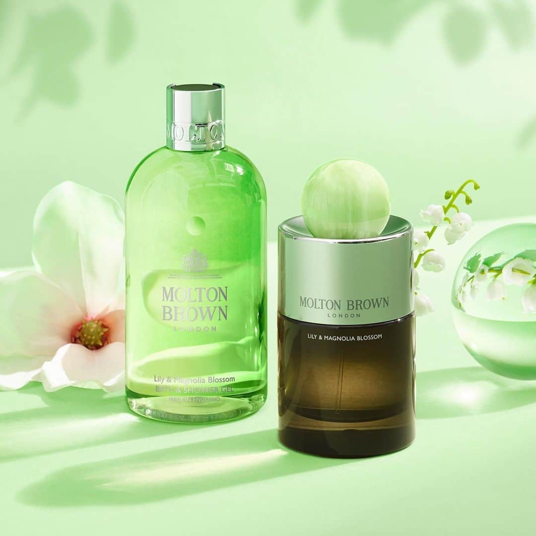 モルトンブラウンのインスタグラム：「Have you explored our new Lily & Magnolia Blossom collection yet? The white-floral fragrance captures a Cornish woodland and its enchanting wildflowers.」