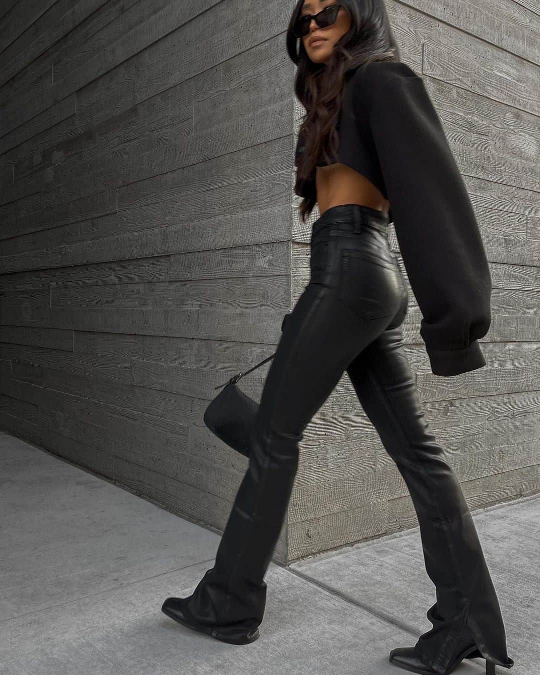 のインスタグラム：「Stepping into Friday. // @paudictado in Luxe Coating #LiveInIt」