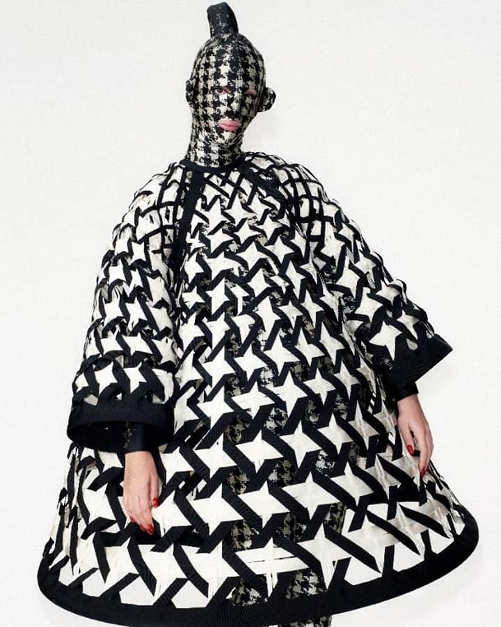 のインスタグラム：「Mix and match with this #GaultierParis #SS20 Haute Couture look for @pusspussmag.  Photographed by @pablofreda Styled by @joana_dacheville」