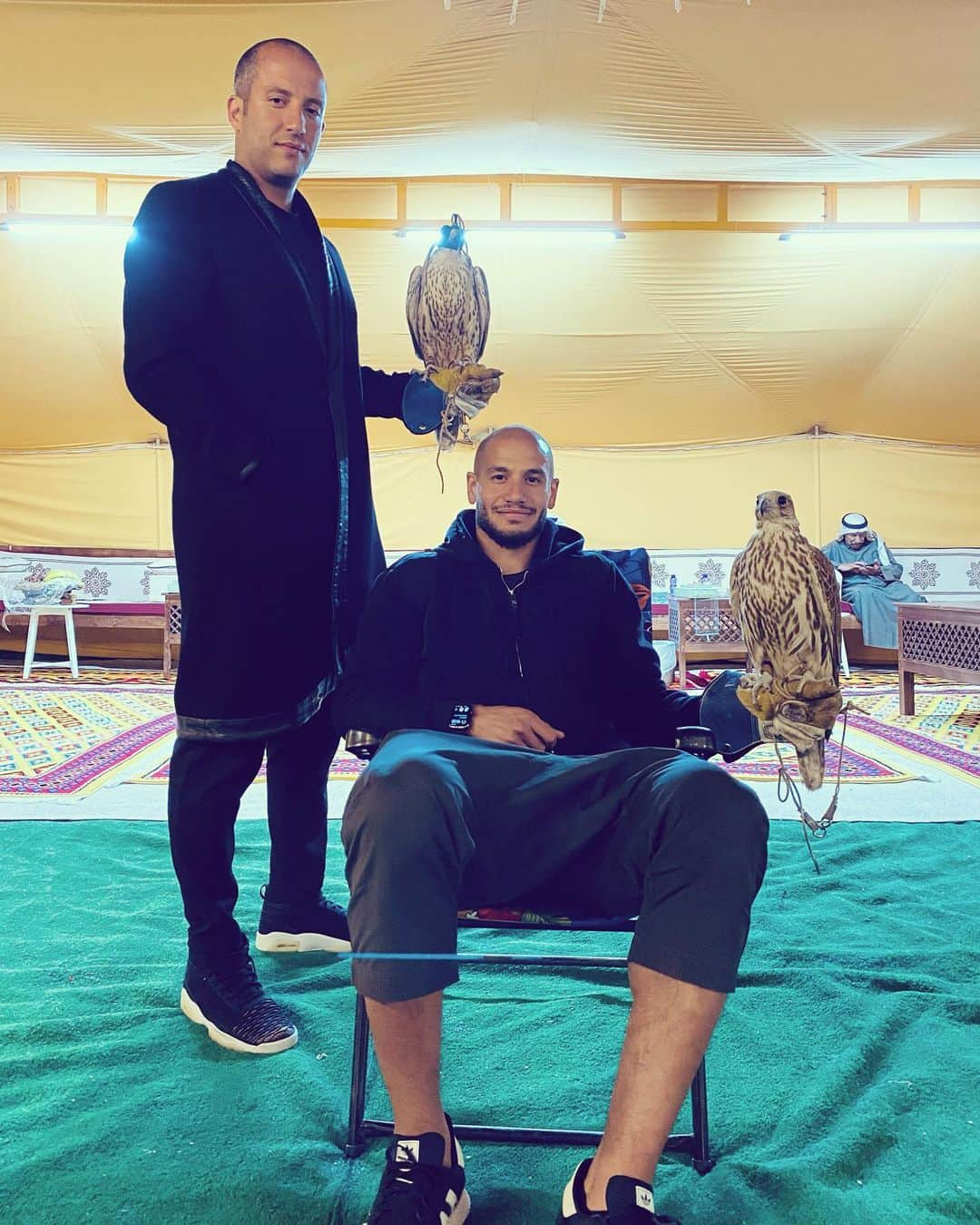 アドレーヌ・グェディウラさんのインスタグラム写真 - (アドレーヌ・グェディウラInstagram)「Well surrounded 🦅⚡️✊🏽  #DaBaBa #TiriBark #TeamDZ #Kheir #InchaAllah」1月23日 2時15分 - adleneg17