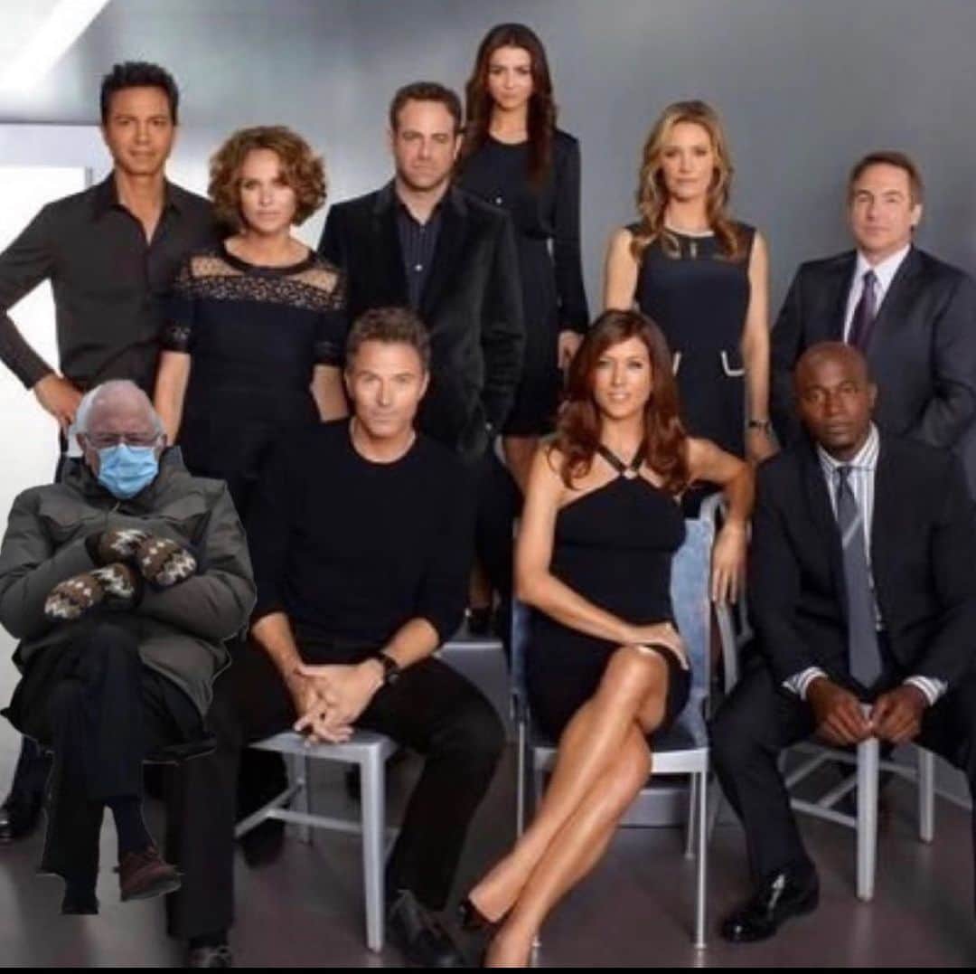 カテリーナ・スコーソンのインスタグラム：「Dream cast. I love every single one of these humans like family. Especially Grampa. ❤️ #privatepractice #mittens #love (who made this?... was sent to me by PP friends).」