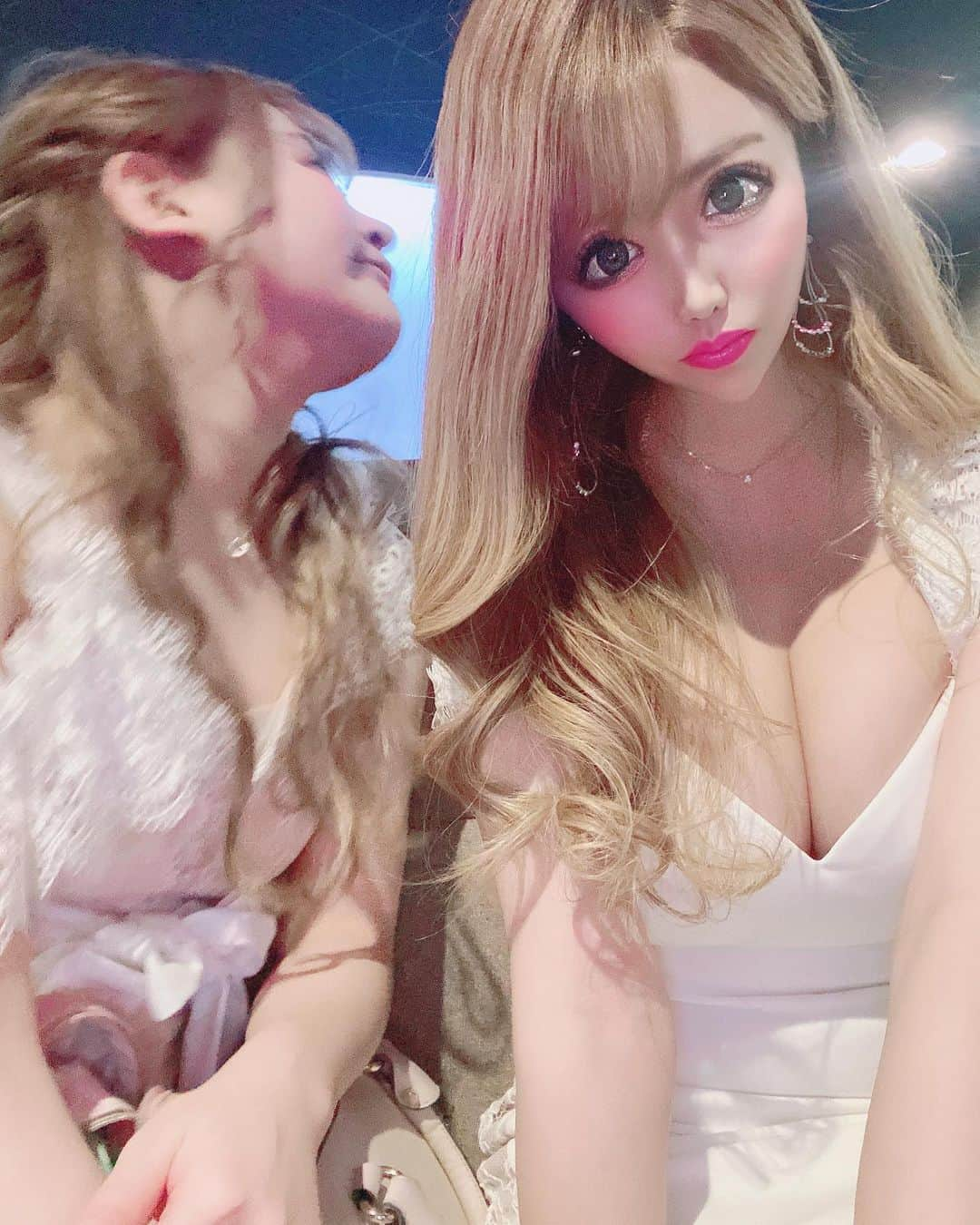 でいじーさんのインスタグラム写真 - (でいじーInstagram)「ニュードレスイベント👗  ねーちゃんのドレス❤  からの ゆうみさんと飲み行った！  #歌舞伎#歌舞伎町#新宿#キャバクラ#キャバ嬢#ホスト#ミナミ#大阪#北新地#六本木#池袋#難波#夜職#水商売#ハーフアップ#hairstyle #hair#ヘアメ#ヘアメイク #ルーズ#かわいい #すすきの#東京#tokyo #ギャル#フォローミー#いいねした人で気になった人フォロー #谷間#ドレス#いいね返しは絶対」1月23日 2時19分 - anyadevix