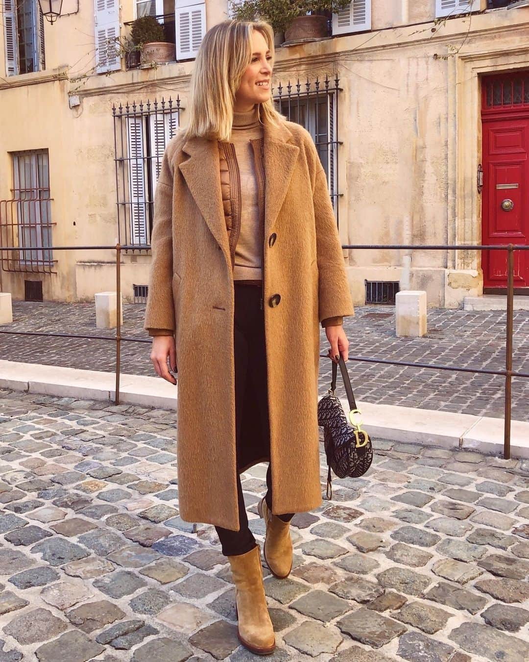 アルベルトファッシャーニのインスタグラム：「🇫🇷 Magnifique! @oceanemeini in Aix en Provence wearing our AMINA 58033 ankle boots from the latest woman collection 🤩⁠ ⁠ #albertofasciani #womanstyle #aixenprovence #aixoise #aixenpce #neutrals #camel」