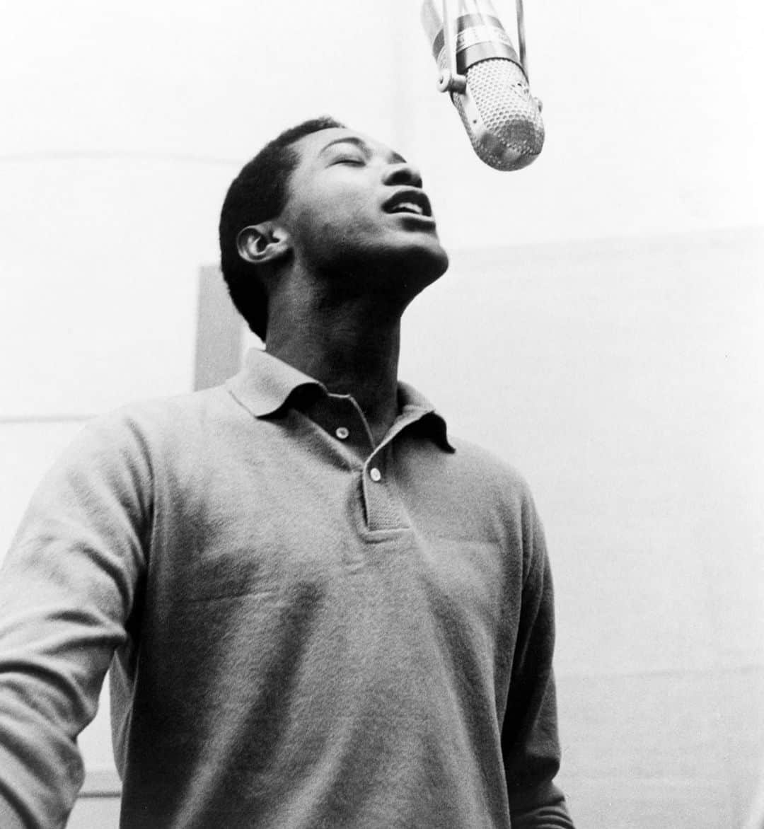 レオナ・ルイスのインスタグラム：「Today would have been the legendary @officialsamcooke 90th birthday. Sam was a big advocate for #Change. And today, I hope you join us in making #Change in honor of his birthday by spreading the love with a random act of kindness, which we all need right now❤️ #ToastToSamCooke"」