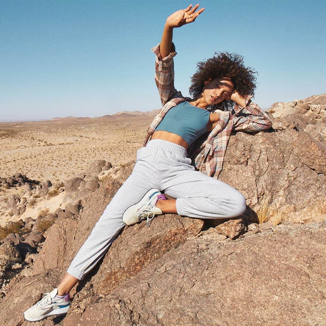 American Eagleのインスタグラム：「Raise your hand if you’re ready for new arrivals (like boyfriend joggers, flannels, tiny tops + more!)」