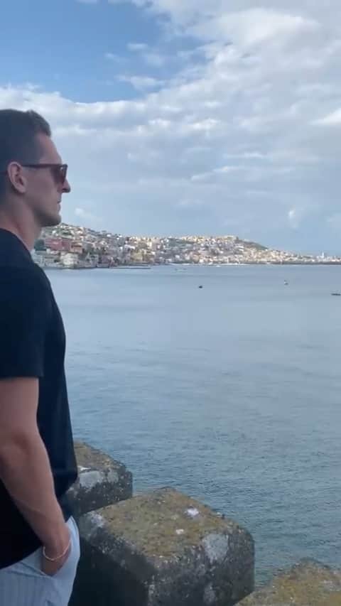 アルカディウシュ・ミリクのインスタグラム：「Ciao Napoli」