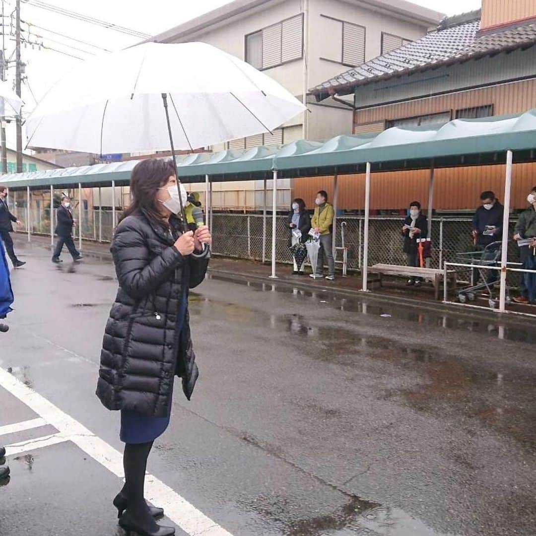 野田聖子さんのインスタグラム写真 - (野田聖子Instagram)「岐阜県知事選挙戦も最終盤となりました。 本日は、春近、三輪北、いずみ、岩野田、長良、長良西、早田、則武、城西、加納へ街宣車を廻らせていただいています。 皆さまに、県知事選に懸ける古田はじめさんの想いを伝え、支持を呼び掛けます。 皆様のご支援よろしくお願い致します。  #岐阜県知事選  #古田はじめ  #野田聖子  #岐阜県知事選挙に行こう」1月23日 13時51分 - seiko.noda