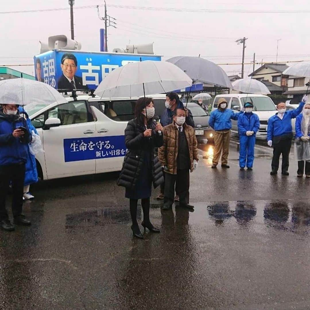 野田聖子さんのインスタグラム写真 - (野田聖子Instagram)「岐阜県知事選挙戦も最終盤となりました。 本日は、春近、三輪北、いずみ、岩野田、長良、長良西、早田、則武、城西、加納へ街宣車を廻らせていただいています。 皆さまに、県知事選に懸ける古田はじめさんの想いを伝え、支持を呼び掛けます。 皆様のご支援よろしくお願い致します。  #岐阜県知事選  #古田はじめ  #野田聖子  #岐阜県知事選挙に行こう」1月23日 13時51分 - seiko.noda