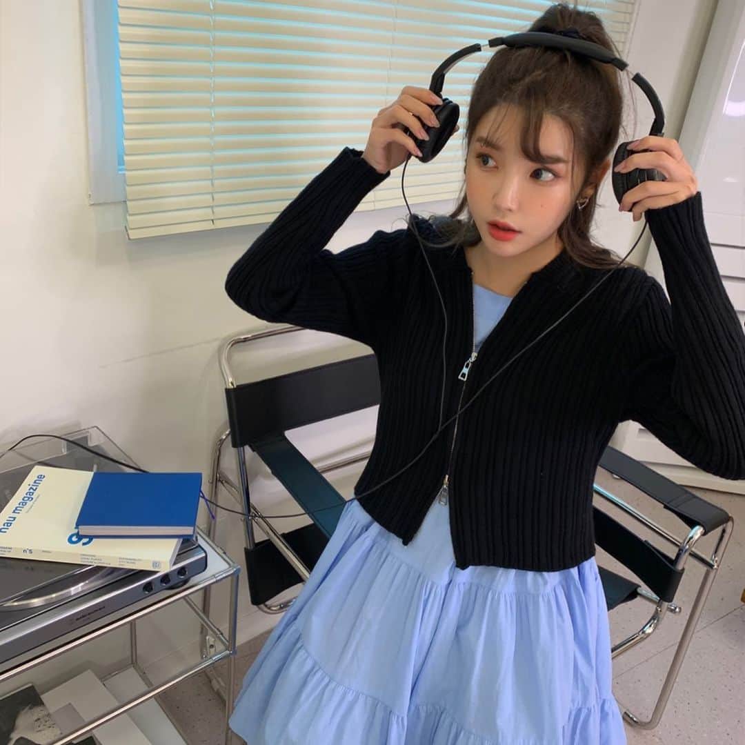Chuuのインスタグラム：「🔜빨리 보여드리고 싶은 봄 신상들❣️ #chuu #chuuseoul #lovely_daily_look_chuu」