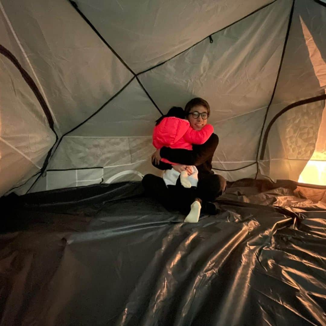 田村淳のインスタグラム：「お庭でテントを張りました^_^ 空気入れで立ち上がるテントです！ この様子は YouTubeのロンブーチャンネルにて 配信するので、アウトドア好きな方は 是非見てください^_^  いろんな動画を配信予定ですので チャンネル登録宜しくお願いします！ インスタグラムくらいの登録者数を まずは目指しているので… みなさんお手間ですが 登録宜しくお願いします。  YouTubeでロンブーチャンネルで検索！  チャンネル登録してくれますか？」
