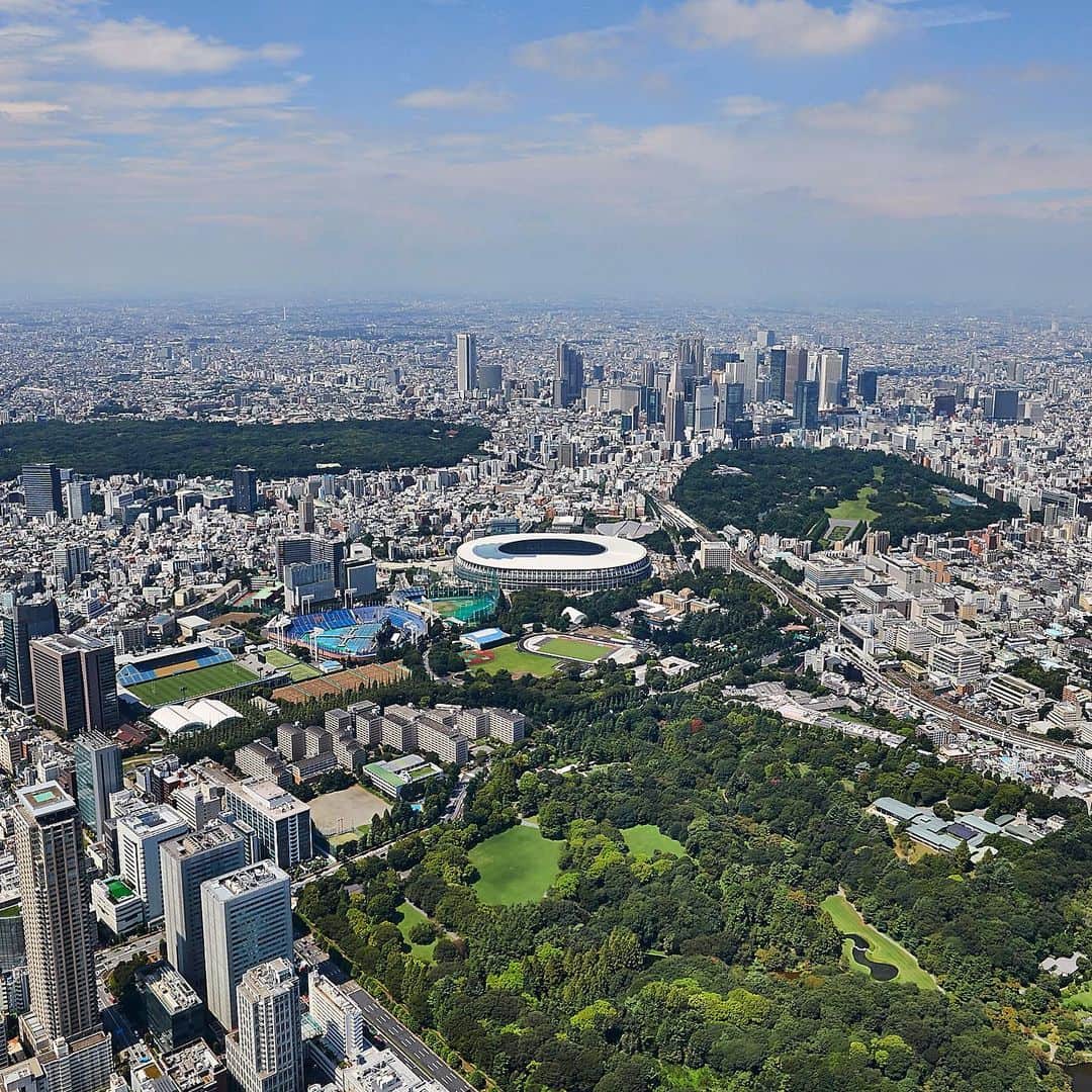 2020年東京オリンピックのインスタグラム：「6 Months To Go! 東京オリンピック開催まで、あと半年🗼  #UnitedByEmotions #Tokyo2020 @olympics   📸 Photo by Tokyo 2020 / Uta MUKUO」