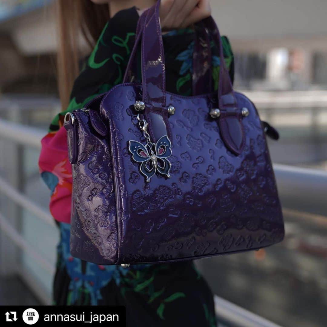 アリーシャさんのインスタグラム写真 - (アリーシャInstagram)「#Repost @annasui_japan with @make_repost ・・・ 2020 F/W Collection ・ coordinate ・ ウィットニーアリーシャさん170cm Phantasm Garden Dress #820C70 ・ ・ #annasui #annasuijapan #アナスイ #アナスイジャパン #AnnaSuiFW2020」1月23日 12時37分 - leeshie_w