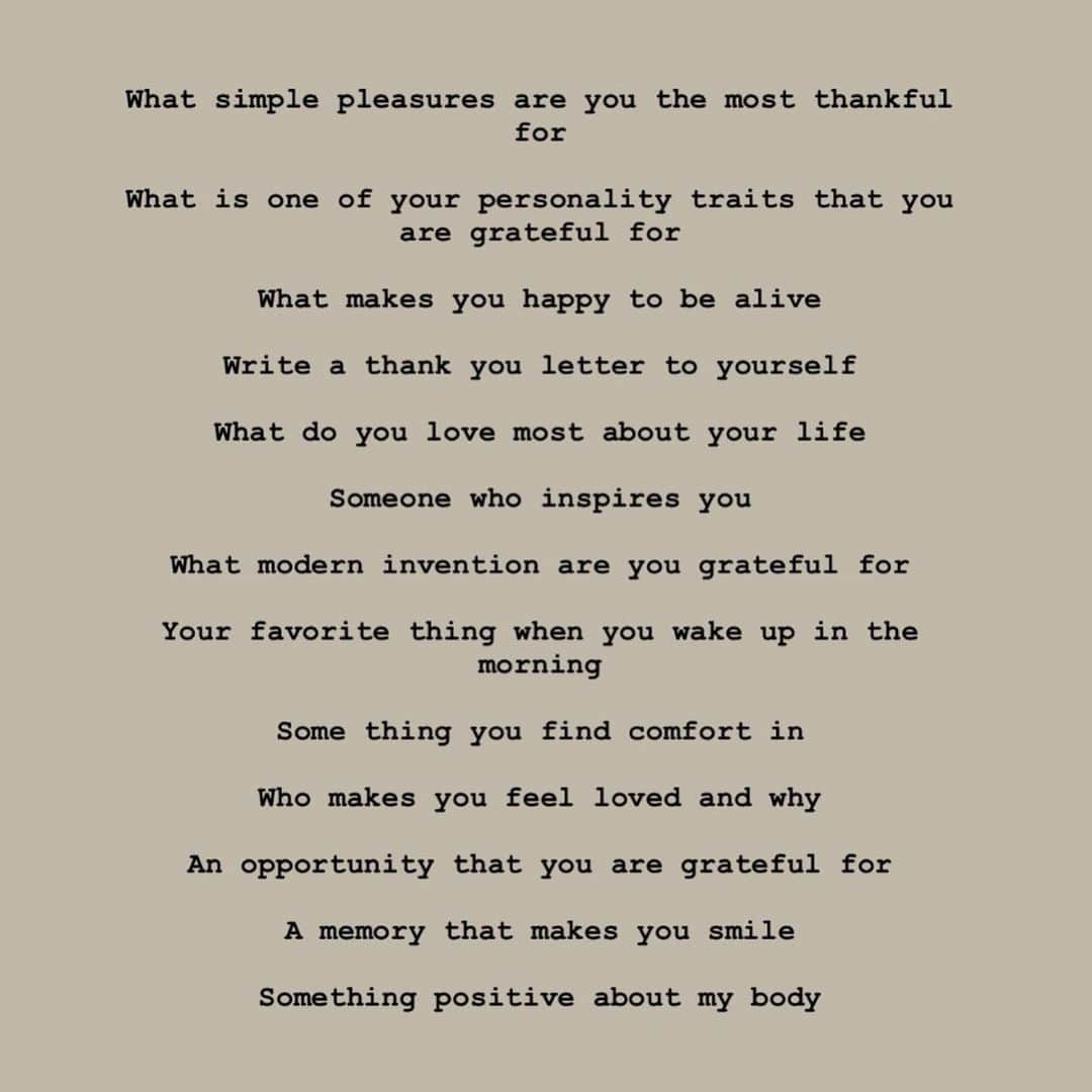 Marianna Hewittのインスタグラム：「some of my writing prompts for my gratitude journal that I shared as part of my morning routine 📝」