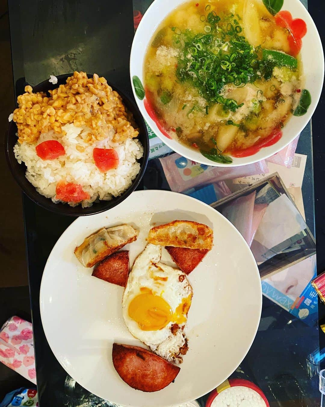 初恋タローさんのインスタグラム写真 - (初恋タローInstagram)「朝顔ご飯  今日は顔二つ  #朝ご飯 #最高 #福岡人 #明太子大好き」1月23日 12時50分 - hatsukoitarooooo