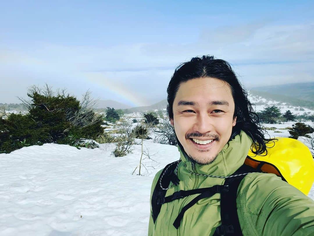 ソンヒョクさんのインスタグラム写真 - (ソンヒョクInstagram)「#rainbow My face is #swollen」1月23日 12時42分 - sunghyukred