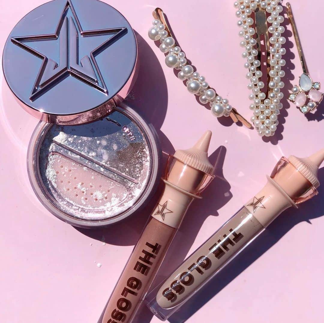 Jeffree Star Cosmeticsさんのインスタグラム写真 - (Jeffree Star CosmeticsInstagram)「What are some of your must have #jeffreestarcosmetics products? 🌟   Photo by: @maggiiiesmakeup ✨」1月23日 13時02分 - jeffreestarcosmetics