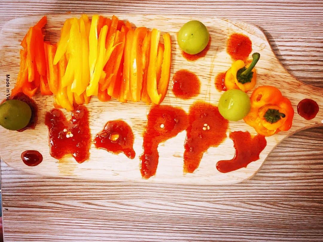 リンジのインスタグラム：「. 행복은 강도가 아닌 '빈도' 라는 것을. #for#happy#happiness」