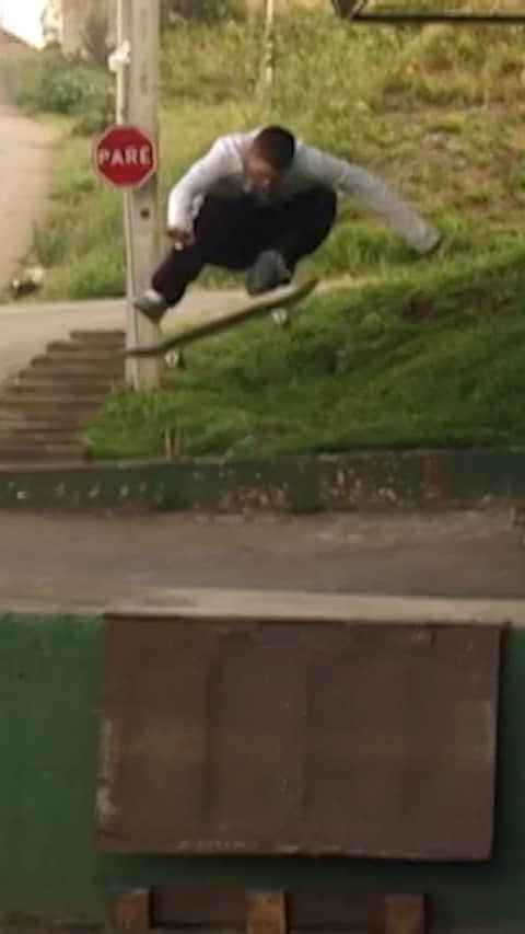スラッシャーのインスタグラム：「@yurifacchini for @almostskateboards 📼」