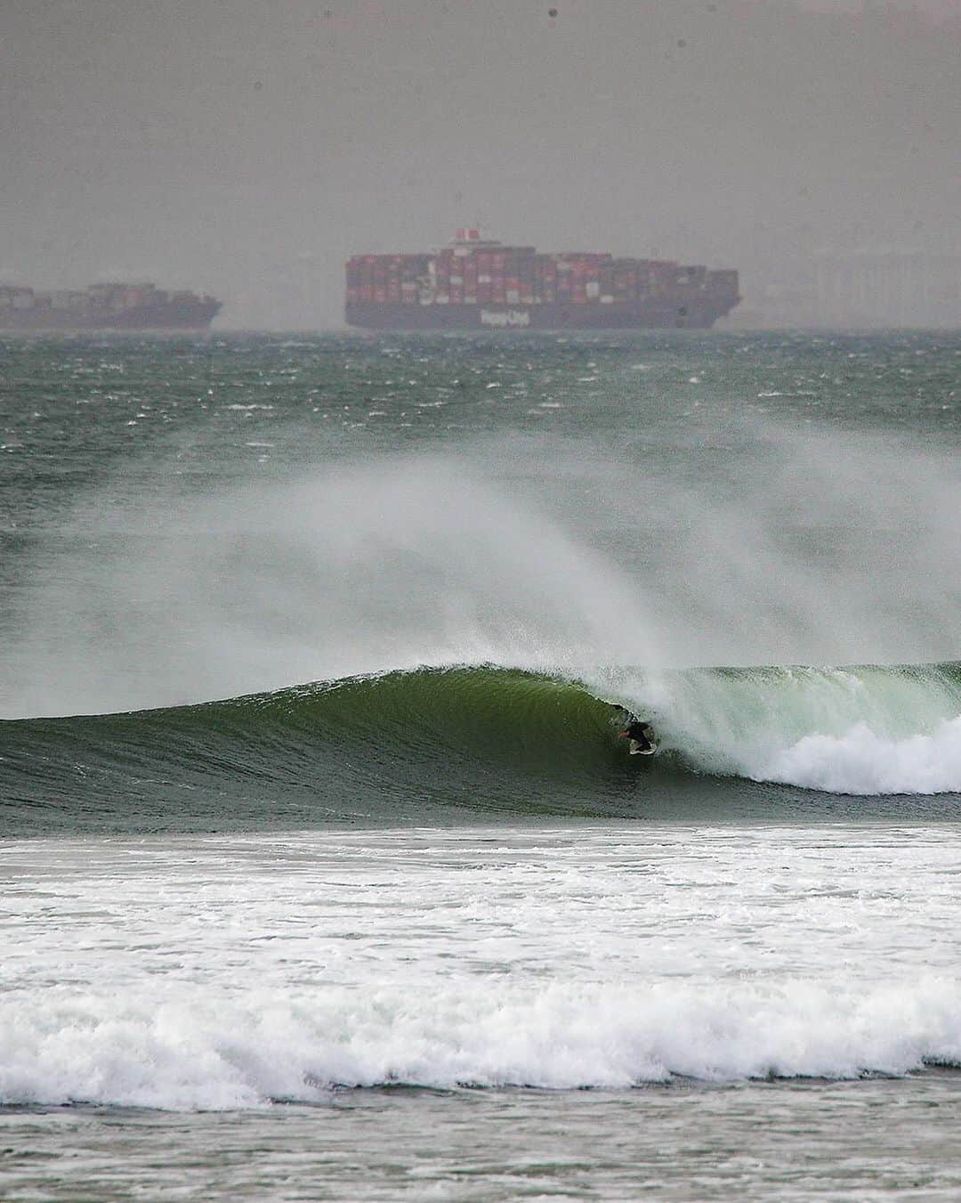 ボディーグローブさんのインスタグラム写真 - (ボディーグローブInstagram)「What a week it's been! @taj.miller enjoying a moment to himself during California's neverending swell deluge. #noodlearms #bestjanuaryever  📷 @fakelegphotography   ~~ #bodyglove #allthingswater #swell #california #shippingcontainer #freighter #offshorewinds #offshore #groomed #santaanawinds #windy #goodwind #bestwind #perfectwaves #perfectcondition #shippinglanes #shippingchannel #catalinachannel #longbeach #sanpedro #huntingtonbeach #whitecaps #perfectpositioning #style #surf #surfing #surfline #epic」1月23日 5時13分 - bodyglove