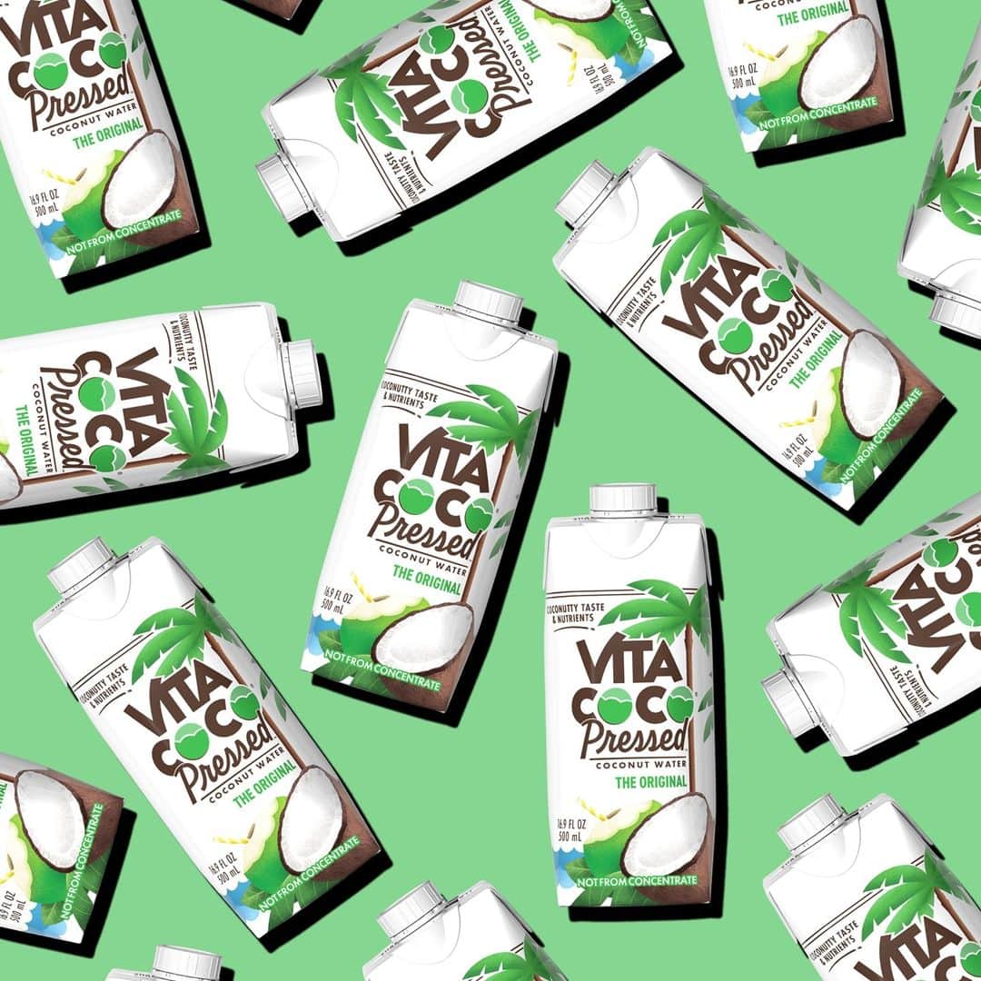 Vita Coco Coconut Waterのインスタグラム：「If you could wallpaper your kitchen with your favorite coconut water, would your significant other 1) disown you, 2) love you even more?」