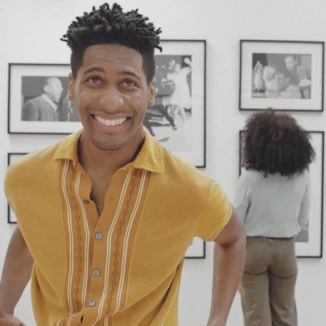 Vevoさんのインスタグラム写真 - (VevoInstagram)「SHOWTIME! @jonbatiste brings art to life by combining pop, soul and blues 🎷 "I Need You" is from his forthcoming 'WE ARE' album. ⠀⠀⠀⠀⠀⠀⠀⠀⠀ ▶️[Link in bio] #JonBatiste」1月23日 6時03分 - vevo