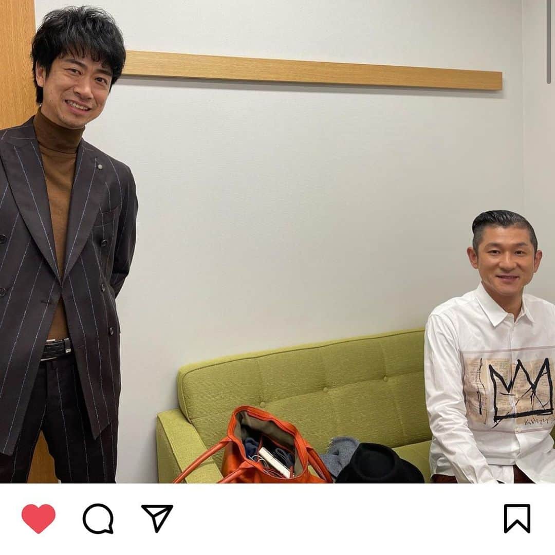 カバのインスタグラム：「おはようございます！ 本日のむぎは、土曜日限定キセキのぶどう食パンの販売日となってます！あいにくのお天気ですが、美味しいぶどう食パンをご用意してますので、是非ご来店下さい😊  そして、テンダラー浜本さんのYouTube撮影のお手伝いさせて頂きました！是非ぜひ見てくださーい！😊  笑い飯 哲夫のセカンドカー納車　驚きのヴィンテージカー https://youtu.be/p72CbfDK3t4 @YouTubeより」