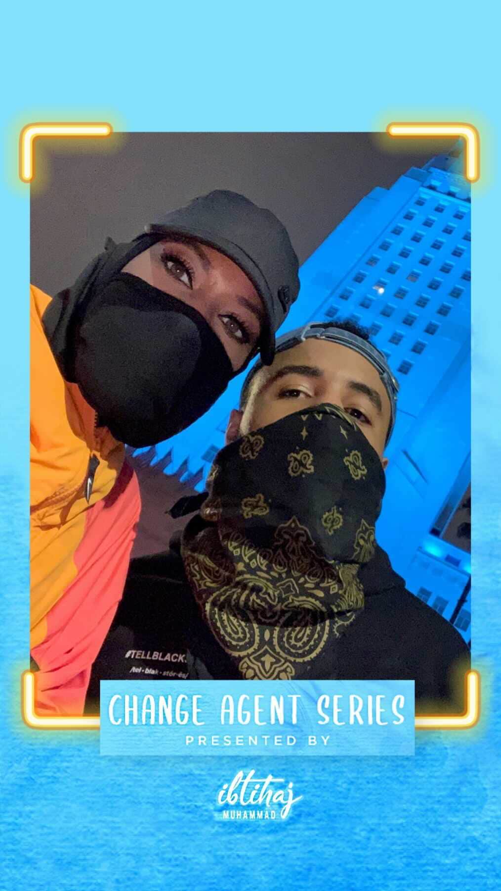 イブテハージ・ムハンマドのインスタグラム：「We all remember the death of George Floyd, and how his murder inspired and influenced a lot of us to take to the streets to protest police brutality. While protesting, I was arrested along with @deontjones and hundreds of other peaceful protestors in Los Angeles. It was traumatizing and dehumanizing to have the police point their guns at us and arrest us. The next day while protesting, Deon was shot in the face with a rubber bullet by those very same police officers. On this episode of CHANGE AGENT, I sit with my friend Deon, activist, creative and musician, to speak about his personal experience dealing with police brutality and what we can all do to be catalysts for change. Watch now and prepare to be inspired! Thanks for joining me, Deon 🎥💫」