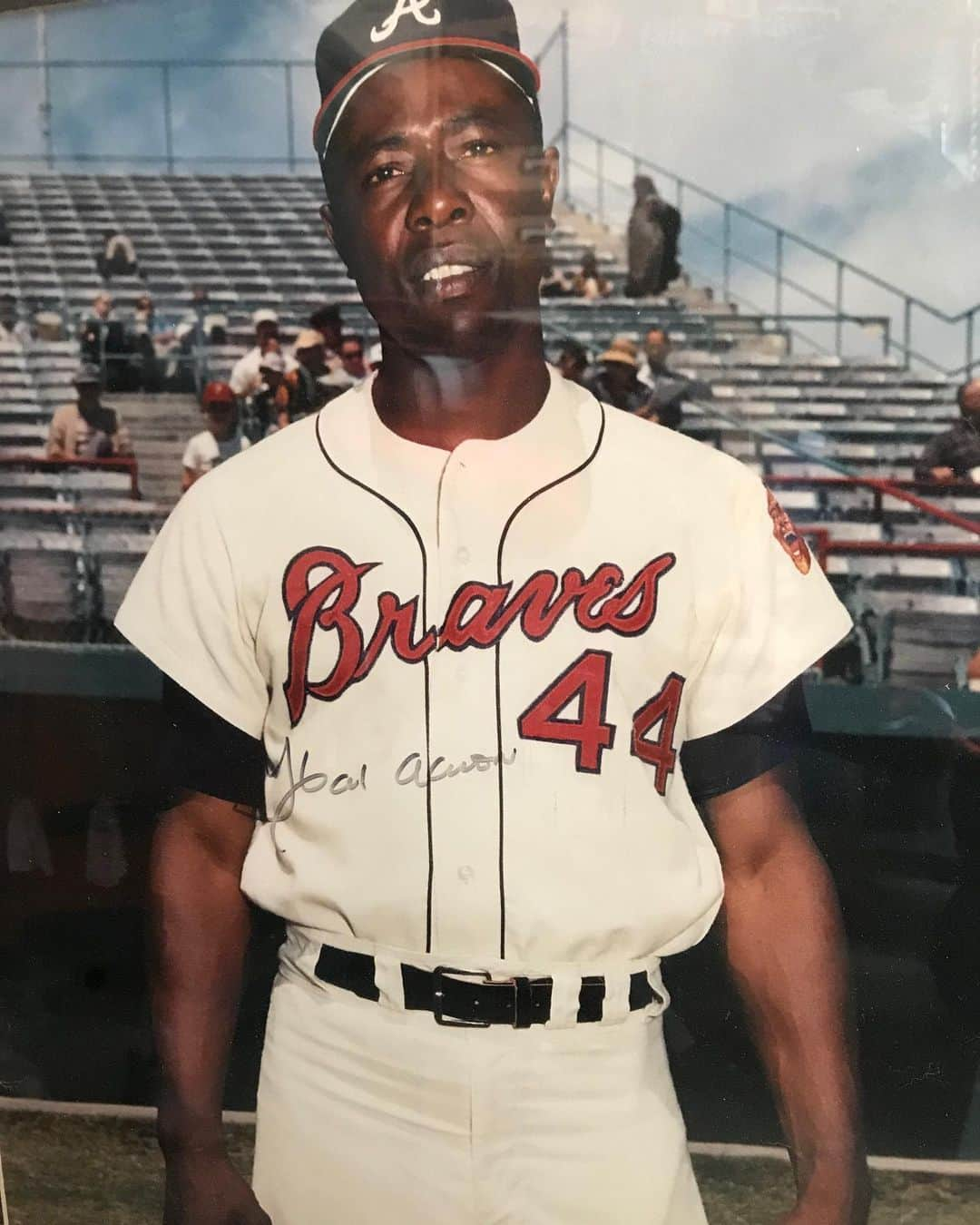 ロバート・パトリックさんのインスタグラム写真 - (ロバート・パトリックInstagram)「Before the Atlanta Braves came to Atlanta in 1966, we had a minor league ball club that played in The Dixie League.  The Atlanta Crackers. Atlanta was on its way to being a big city with @mlb and @nfl coming. I remember the excitement of being at Fulton County Stadium opening Day to see “Hammering Hank”. Henry Aaron #44. We had all heard about him and his magical quick wrists from our little league manager. Legend had it when Henry was growing up in Mobile. Alabamba he would swing  the bat cross handed. When he was taught to swing normal he had developed those quick wrists giving him that magical sweet swing. He was fun to watch out in right field. He was such a great athlete he appeared to be casual. He wasn’t a show off. He let his bat do the talking. I got my picture taking with him on camera day in ‘66, actual 8mm film. My oldman popped me over the fence and Hank was so cool to that 8 year old me. Sometimes you could look into the Braves dugout on the first base side and catch a glimpse of Hank having a cigarette by the bat rack. A different time for sure. I was at the game he hit his 500th home run. It hit the scoreboard in centerfield. Atlanta was in the middle of trying to become a big city and “Hammering Hank” was our star! He ushered in changes to the way African American ball players were treated and respected. Years later I would move away from Atlanta but I followed Hanks pursuit of Babe Ruth’s record. He always looked the same when he rounded the bases I did not see anything celebratory on his part “save for the two fans who ran down on the field as he turned third base. He endured so many threats and taunts from ugly racist people who spew so much hatred his way when he passed up Ruth’s record. Hank wasn’t as flamboyant as Willie Mays and didn’t play in a major media city like Mickey Mantle. It was probably for the better. His humility and class of character is what gave him grace when he did surpass the Babe. That was one of his contributions to the civil rights movement. Hank Aaron was my favorite player. We lost a legend of a man today. As far as I am concerned he will always be the “Homerun King”! R.I.P. Henry Aaron.」1月23日 6時14分 - ripfighter